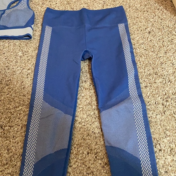 Fabletics set in size medium! - Picture 3 of 3